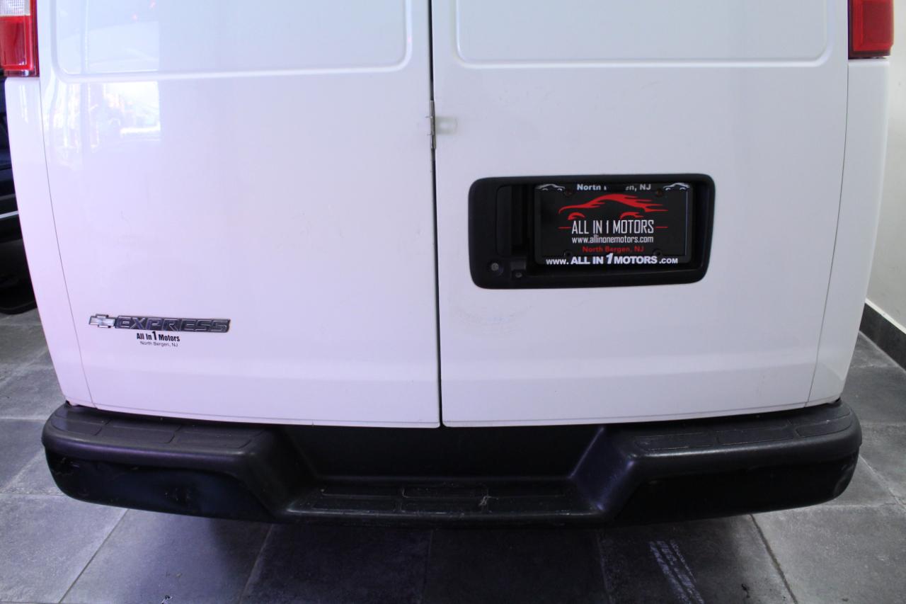 Chevrolet Express Cargo Van RWD 2500 135" 2017