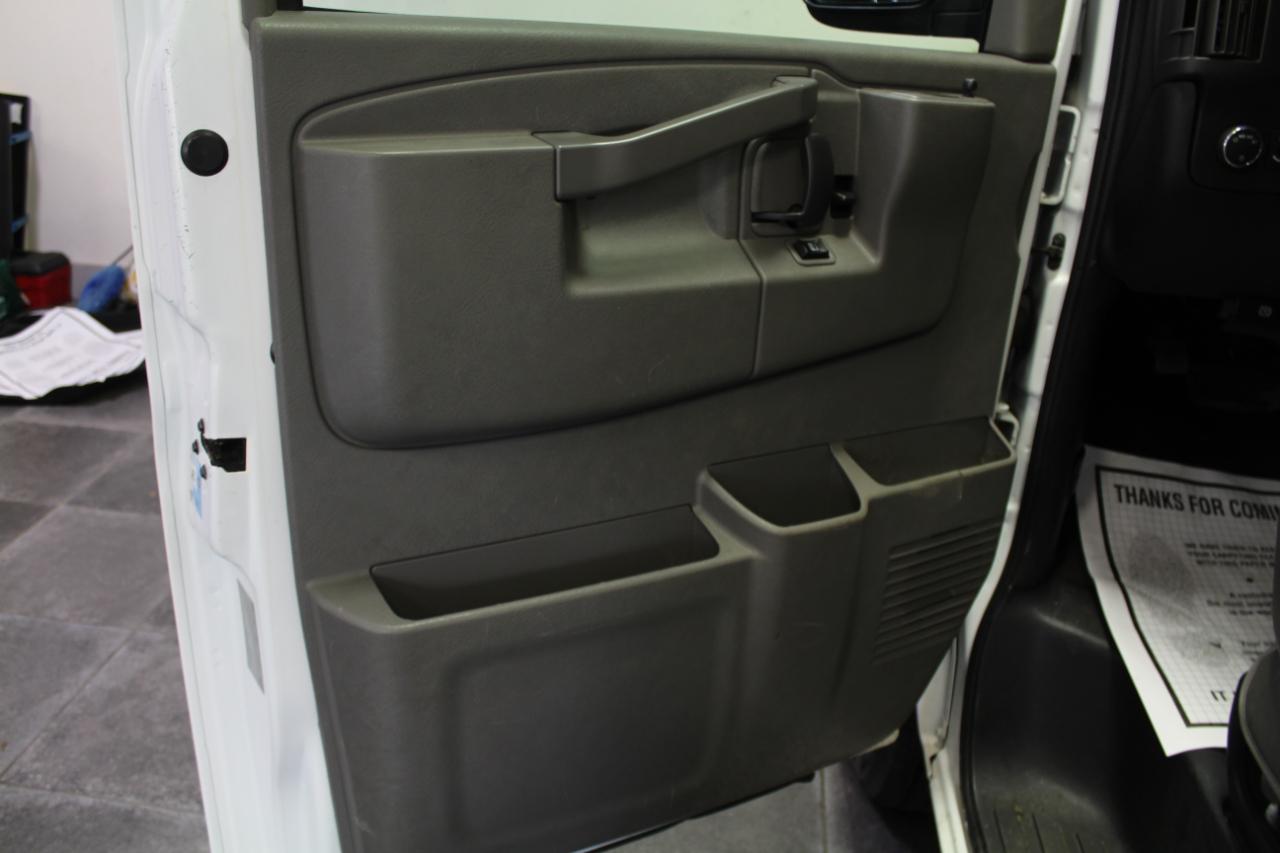 Chevrolet Express Cargo Van RWD 2500 135" 2017