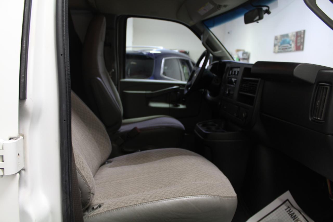 Chevrolet Express Cargo Van RWD 2500 135" 2017