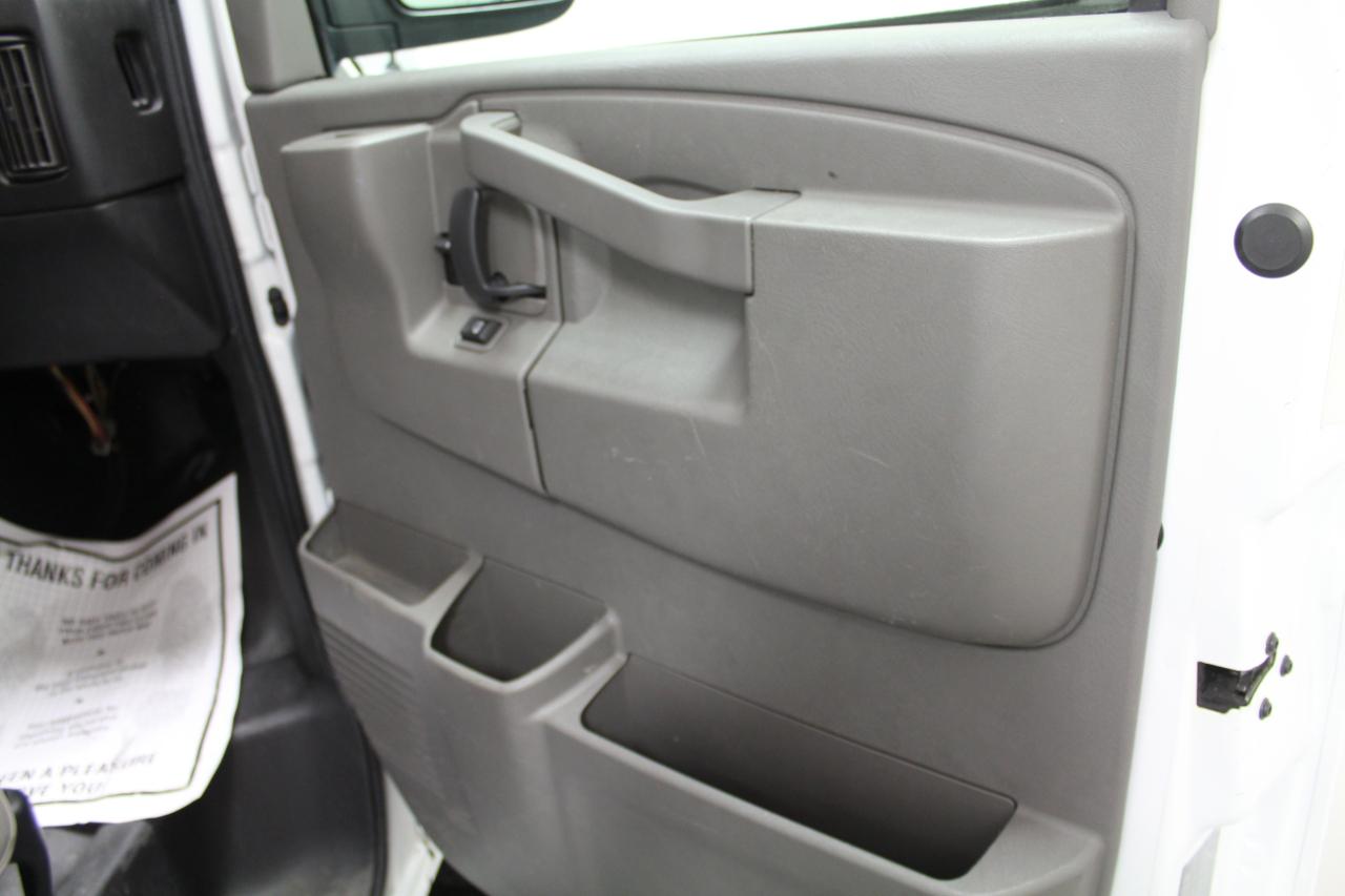 Chevrolet Express Cargo Van RWD 2500 135" 2017