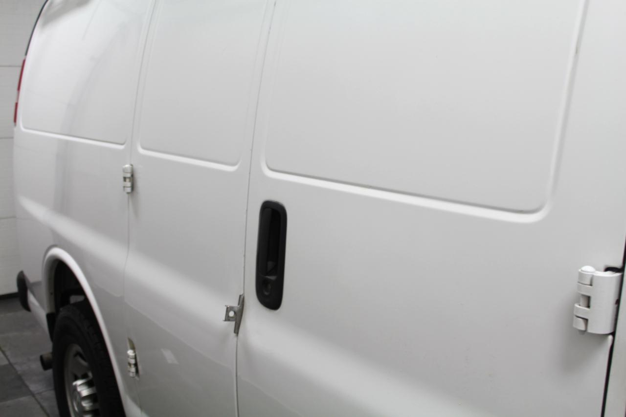 Chevrolet Express Cargo Van RWD 2500 135" 2017