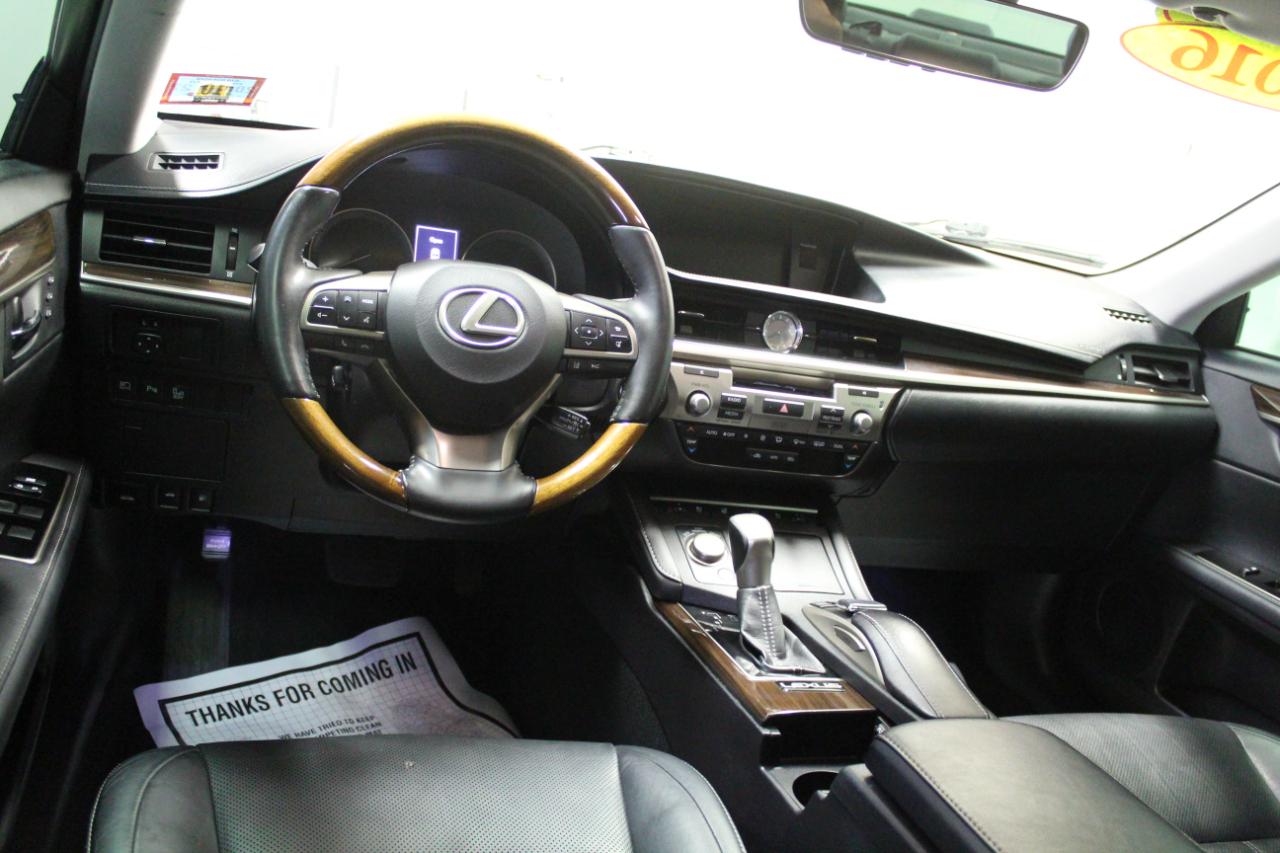 Lexus ES 350 4dr Sdn 2016