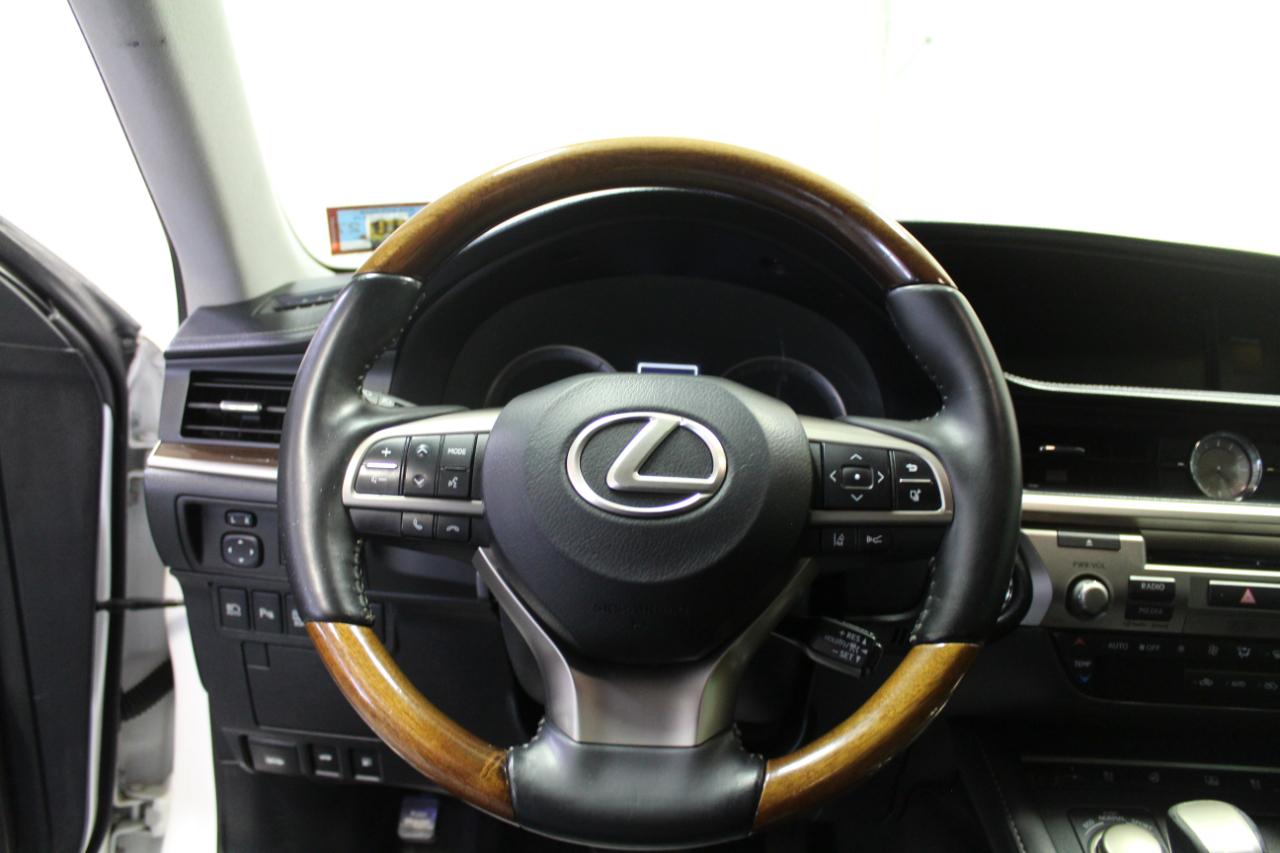 Lexus ES 350 4dr Sdn 2016