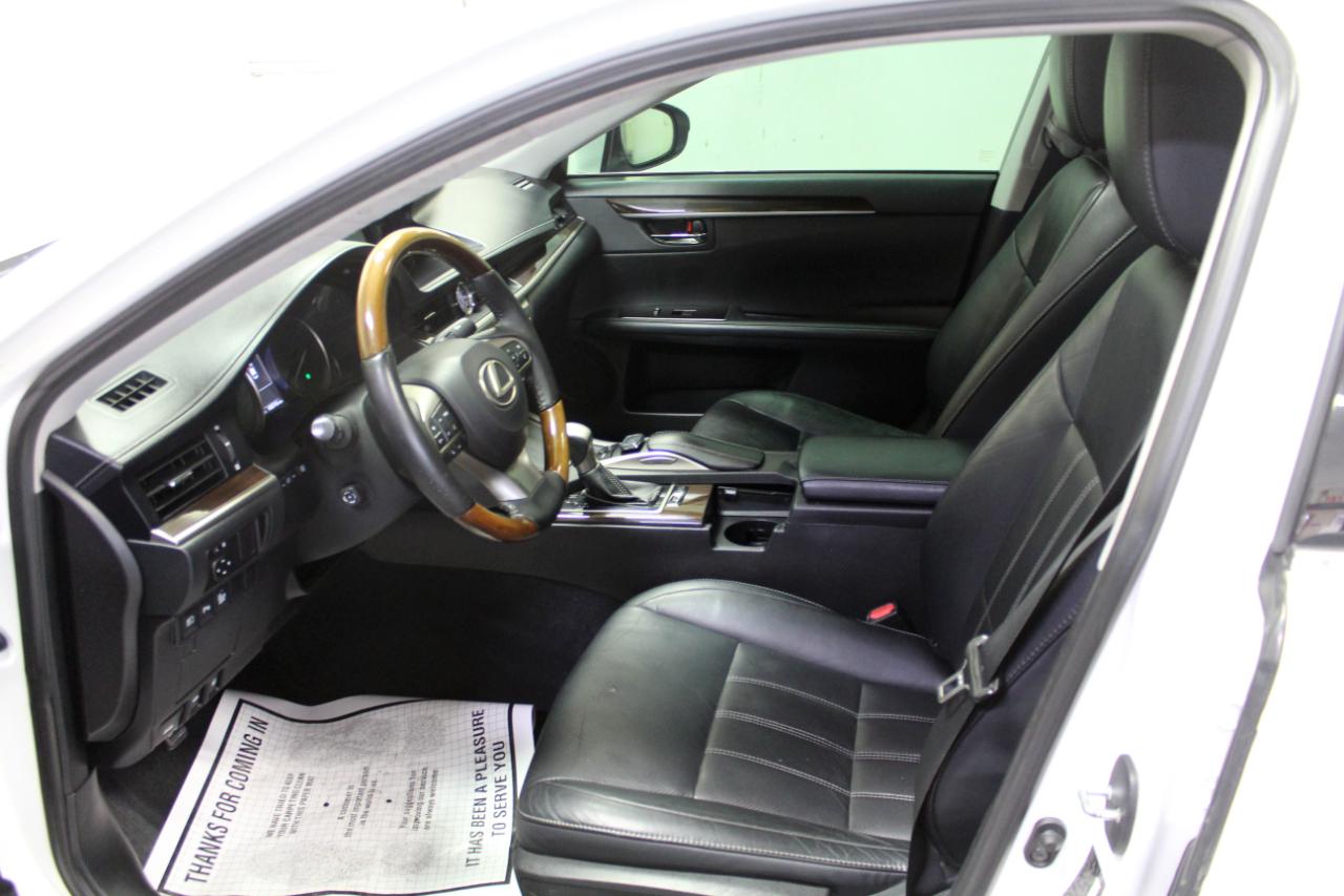 Lexus ES 350 4dr Sdn 2016