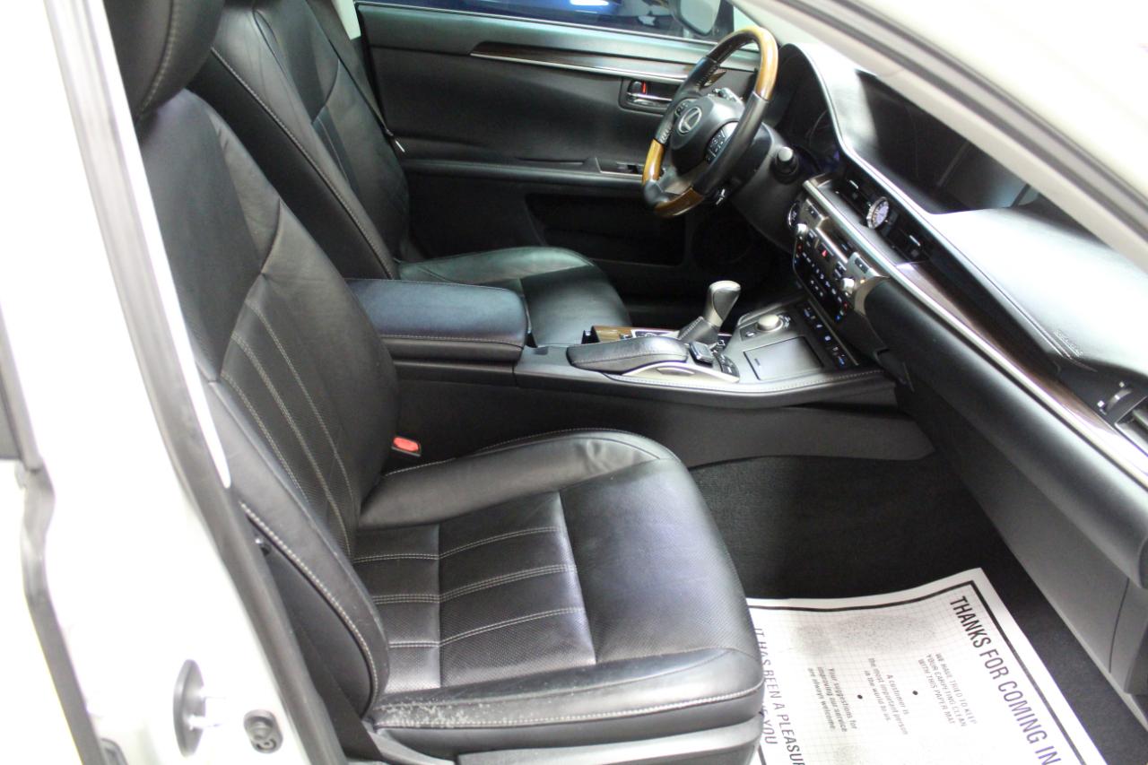 Lexus ES 350 4dr Sdn 2016