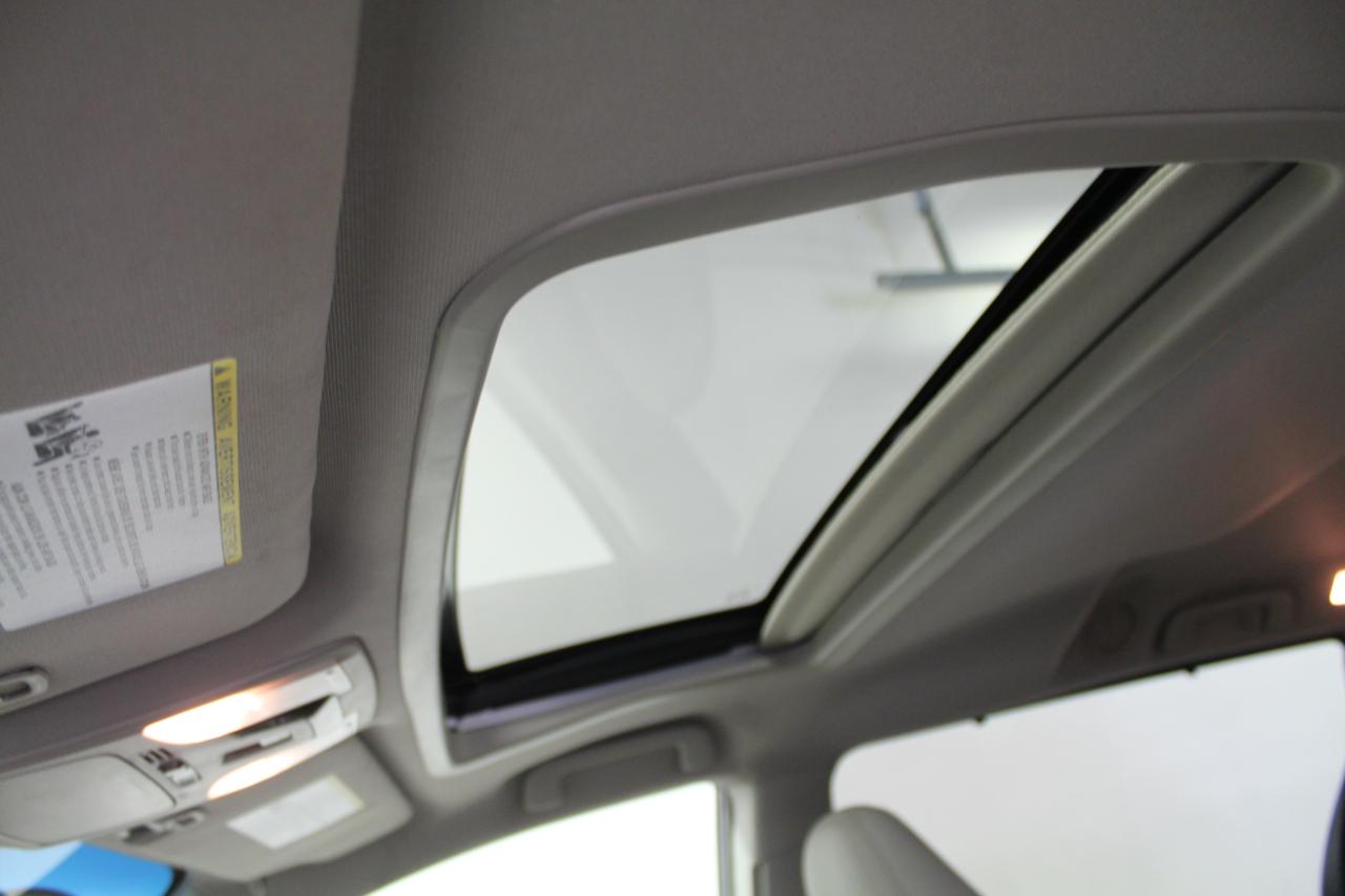 Toyota Sienna XLE AWD 7-Passenger (Natl) 2017