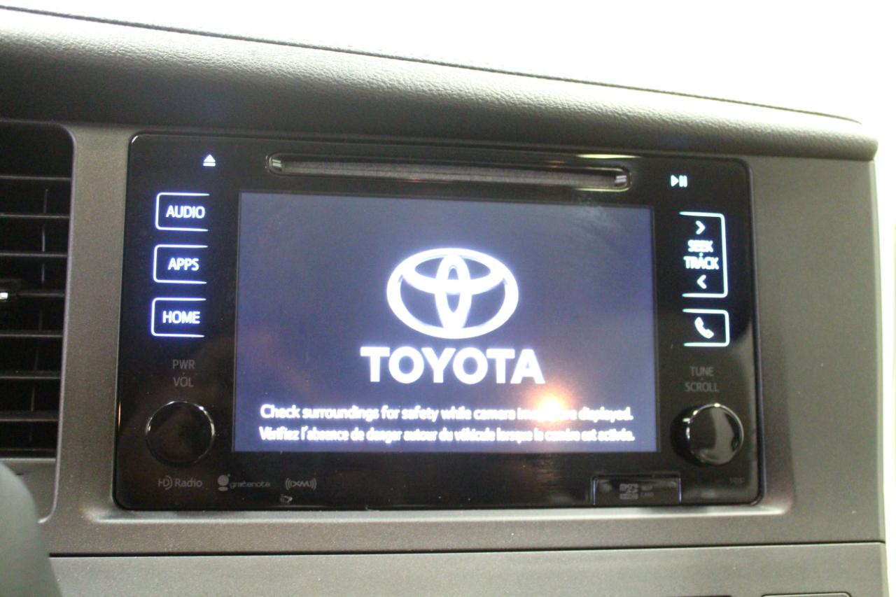Toyota Sienna XLE AWD 7-Passenger (Natl) 2017