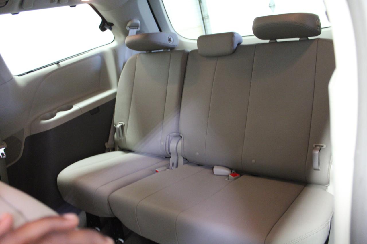 Toyota Sienna XLE AWD 7-Passenger (Natl) 2017