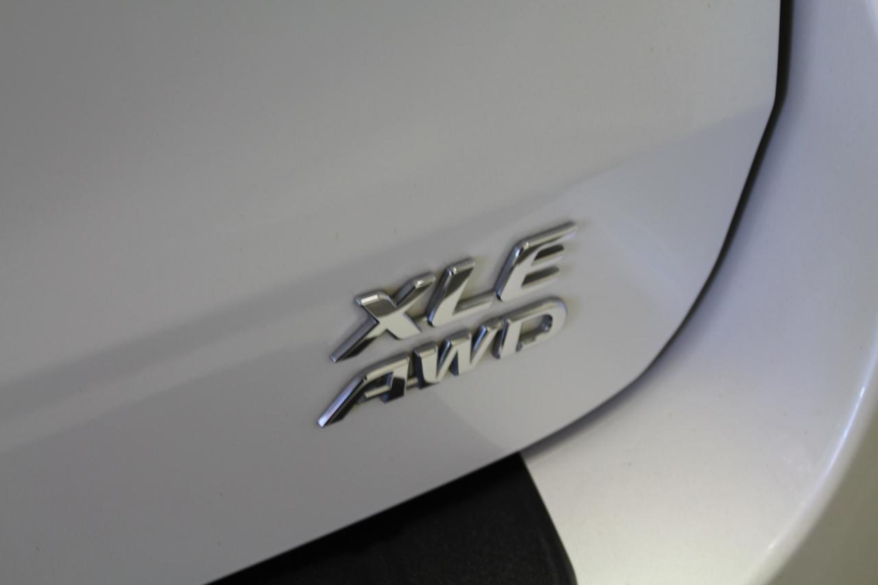 Toyota Sienna XLE AWD 7-Passenger (Natl) 2017