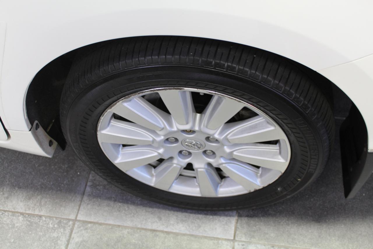 Toyota Sienna XLE AWD 7-Passenger (Natl) 2017