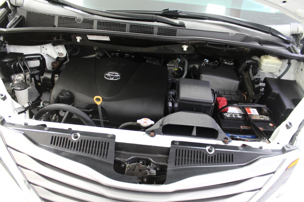 Toyota Sienna XLE AWD 7-Passenger (Natl) 2017