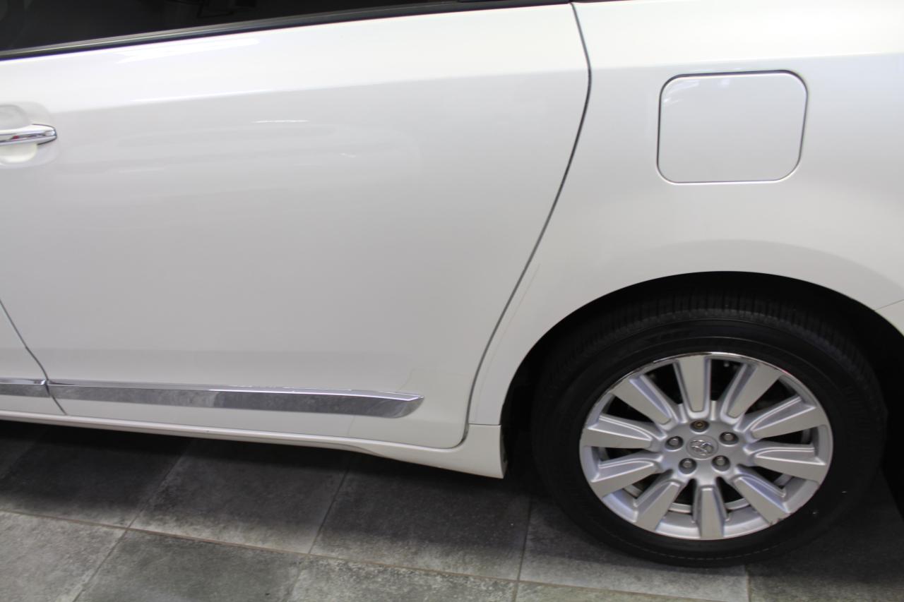 Toyota Sienna XLE AWD 7-Passenger (Natl) 2017