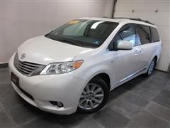 2017 Toyota Sienna 