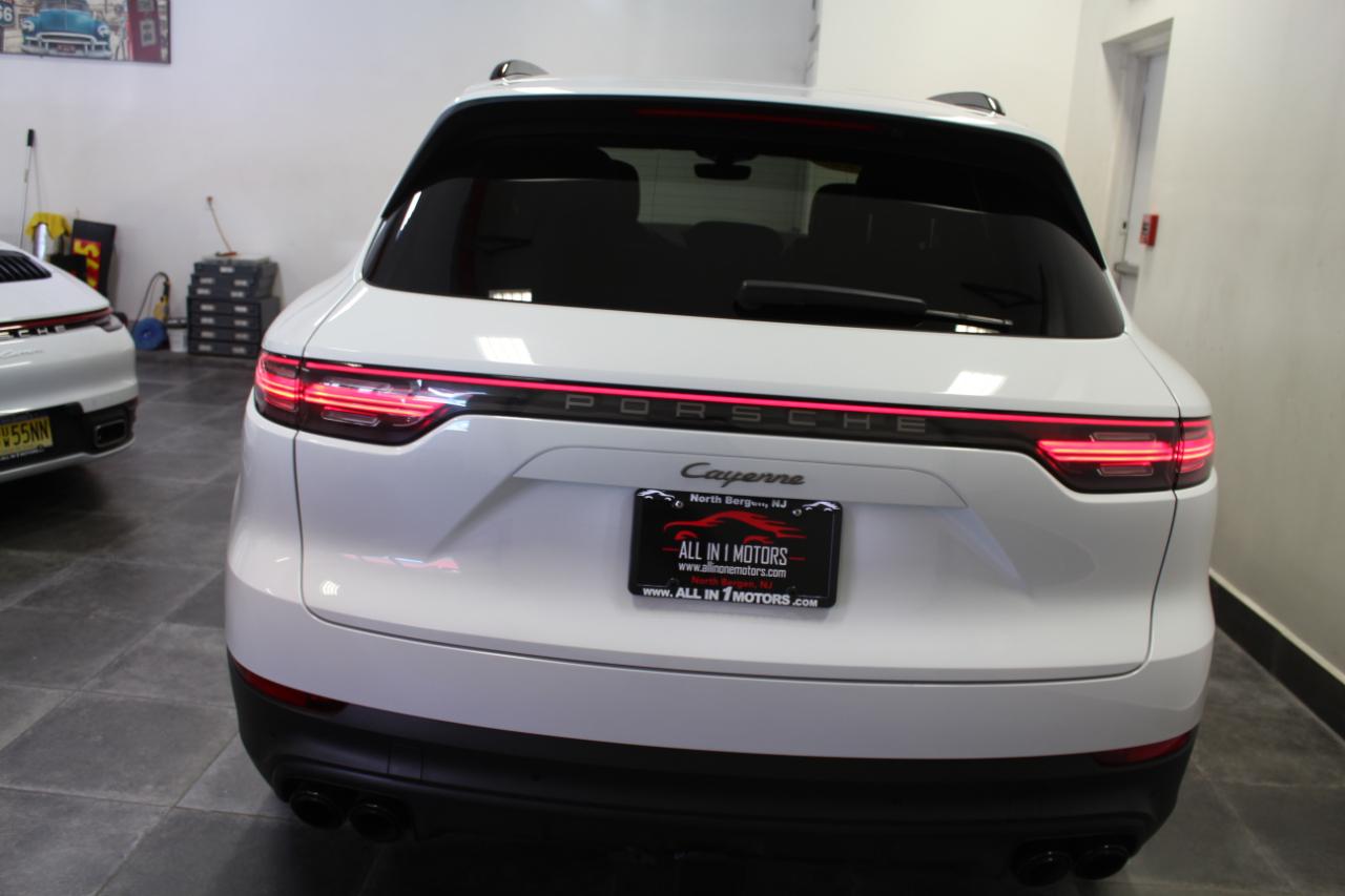 Porsche Cayenne Platinum 4D SUV 2022