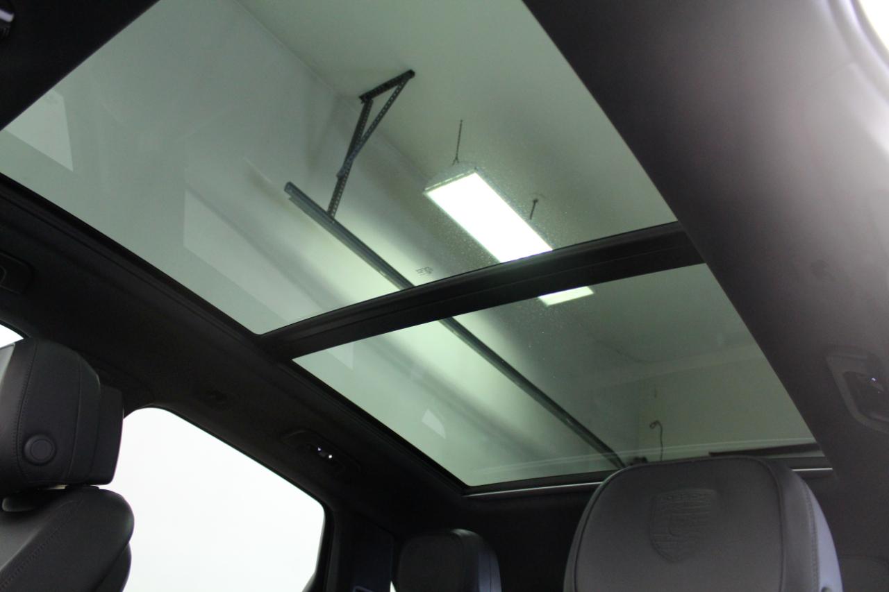 Porsche Cayenne Platinum 4D SUV 2022
