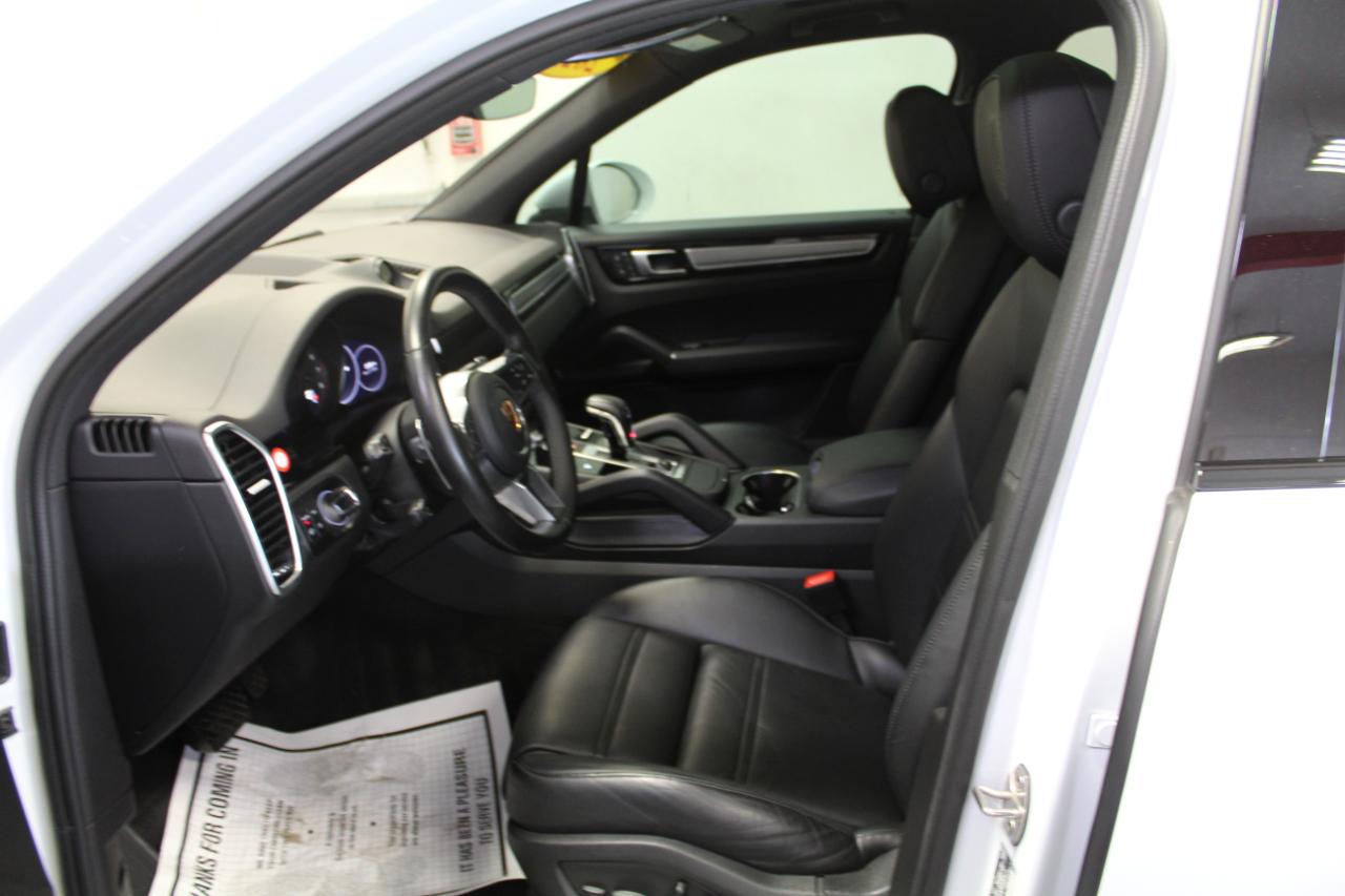 Porsche Cayenne Platinum 4D SUV 2022