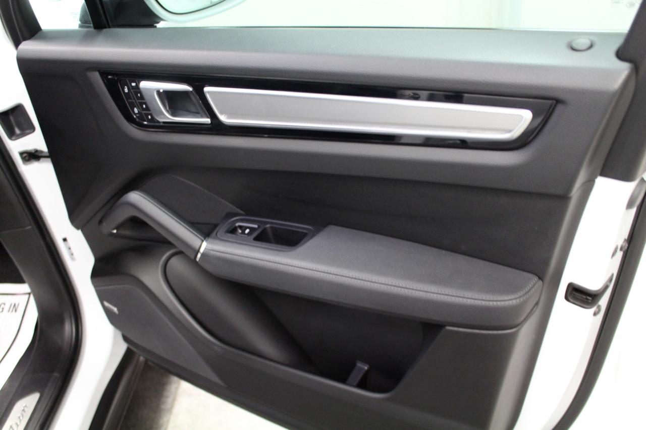 Porsche Cayenne Platinum 4D SUV 2022