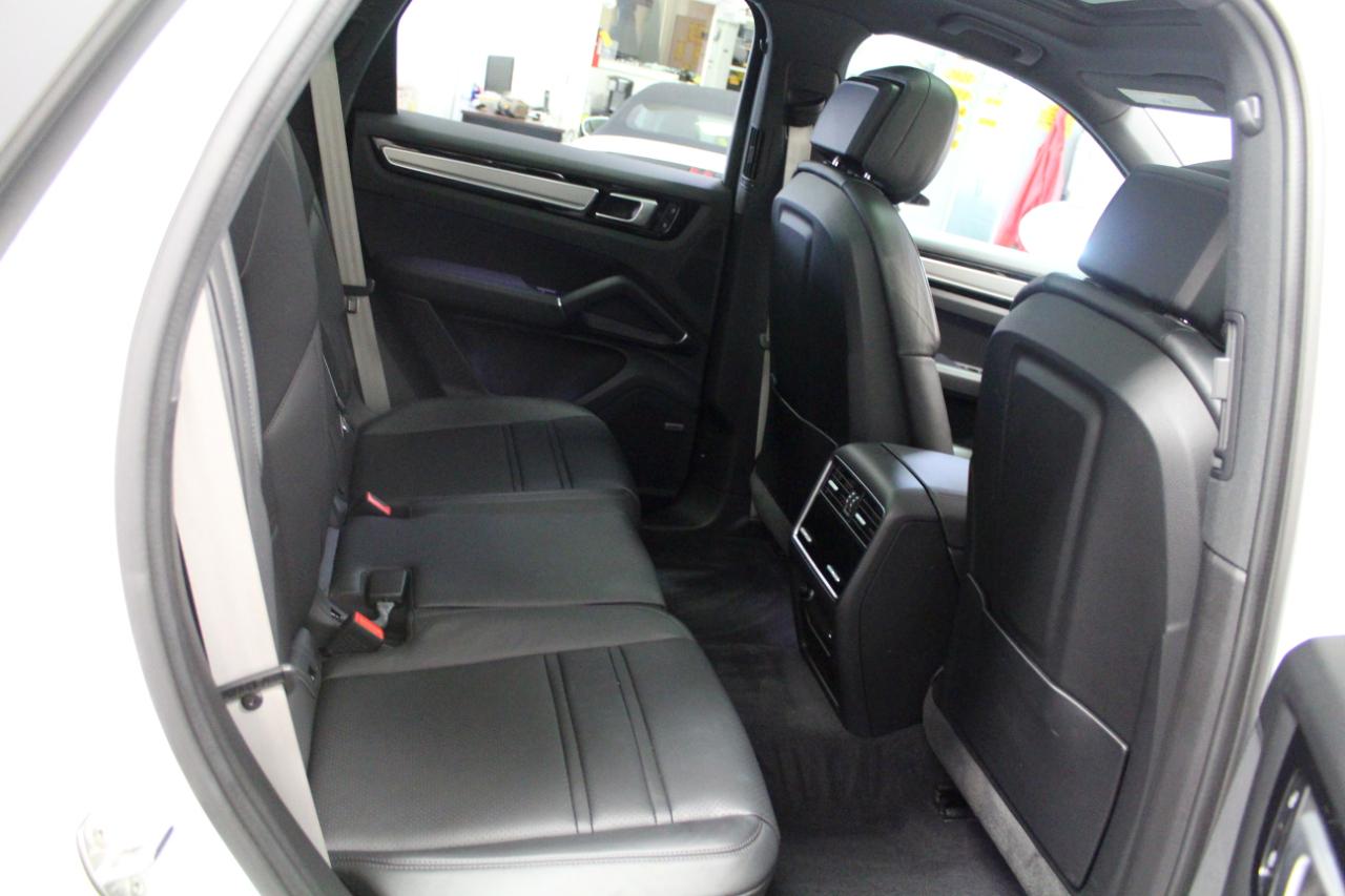 Porsche Cayenne Platinum 4D SUV 2022