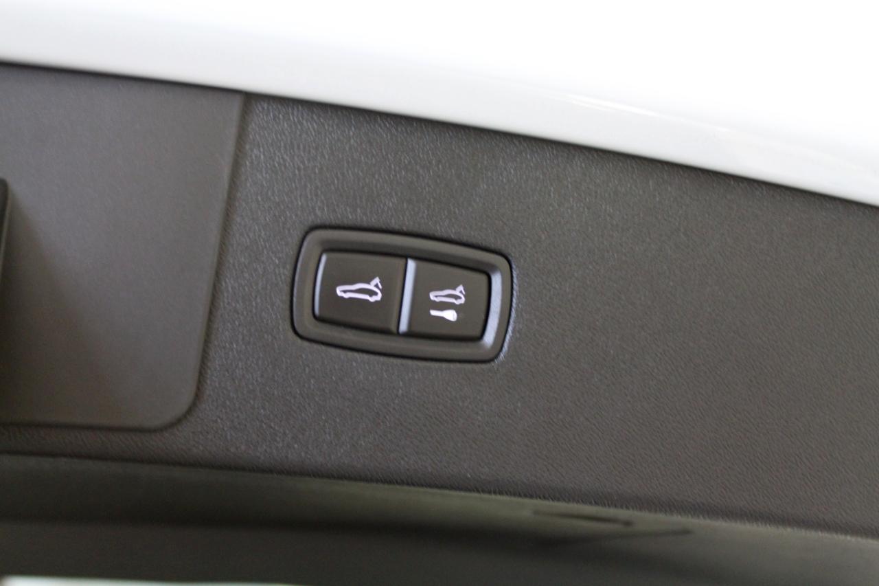 Porsche Cayenne Platinum 4D SUV 2022