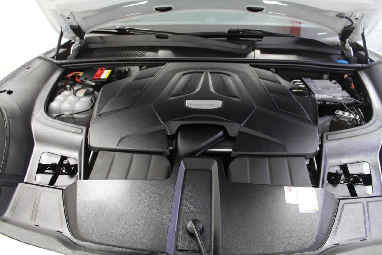 Porsche Cayenne Platinum 4D SUV 2022
