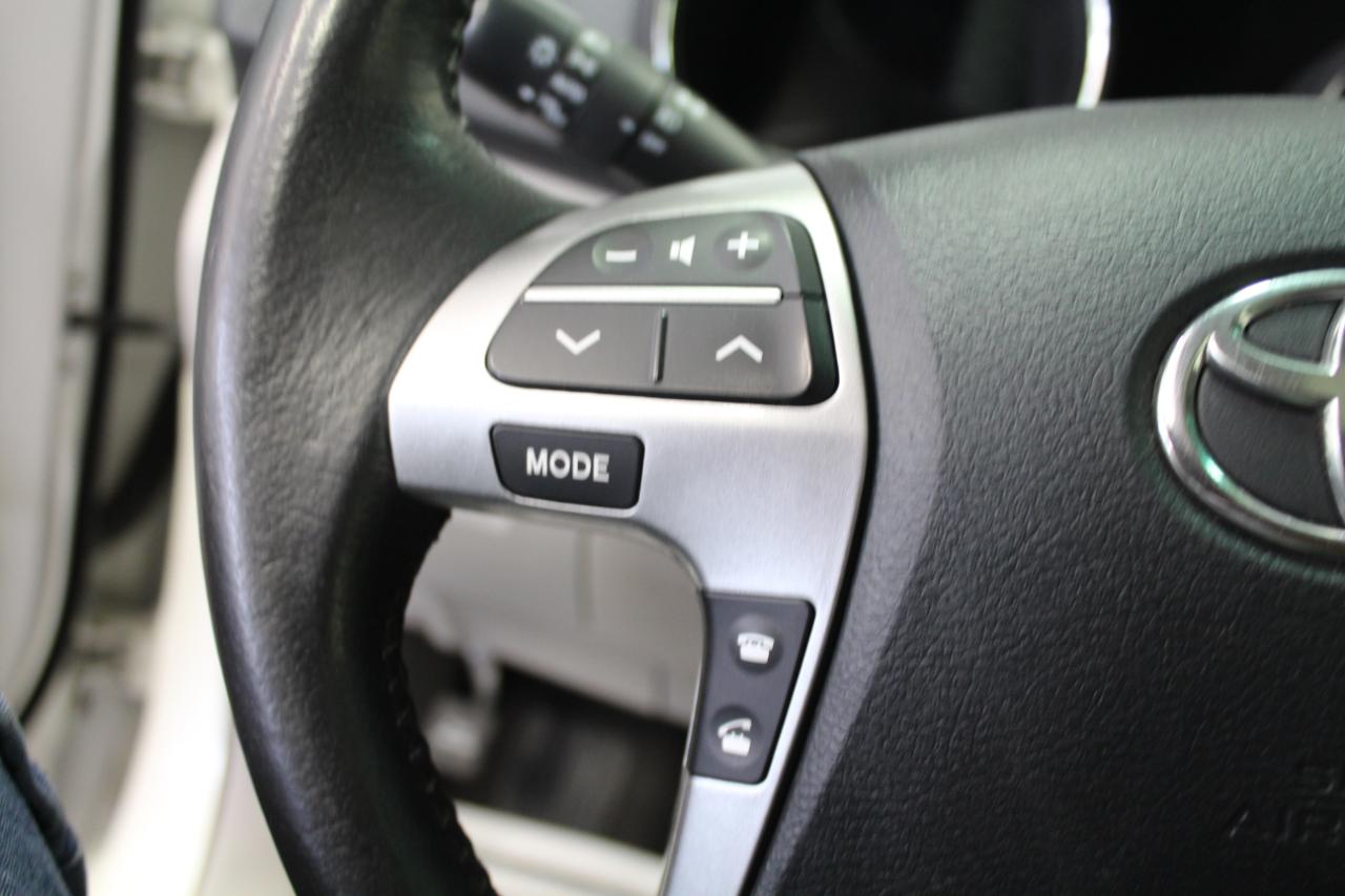 Toyota Highlander 4WD 4dr V6 (Natl) 2012