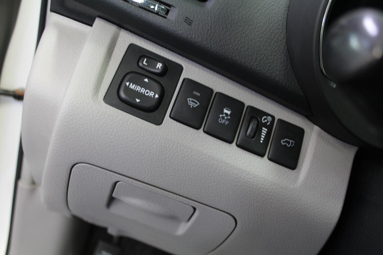 Toyota Highlander 4WD 4dr V6 (Natl) 2012