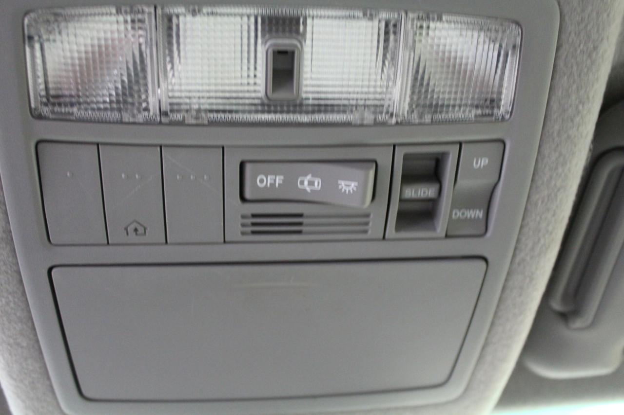 Toyota Highlander 4WD 4dr V6 (Natl) 2012