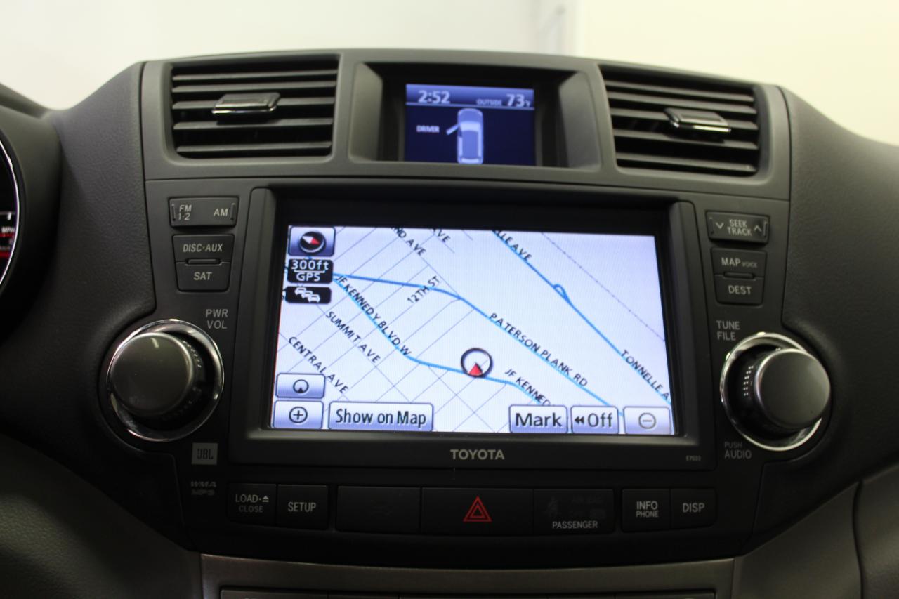 Toyota Highlander 4WD 4dr V6 (Natl) 2012