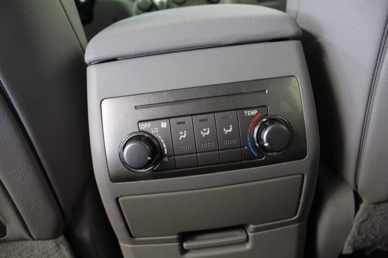 Toyota Highlander 4WD 4dr V6 (Natl) 2012