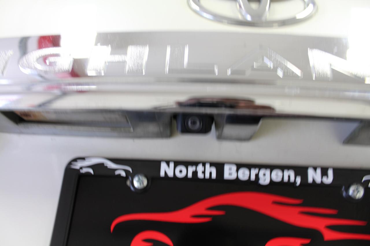 Toyota Highlander 4WD 4dr V6 (Natl) 2012