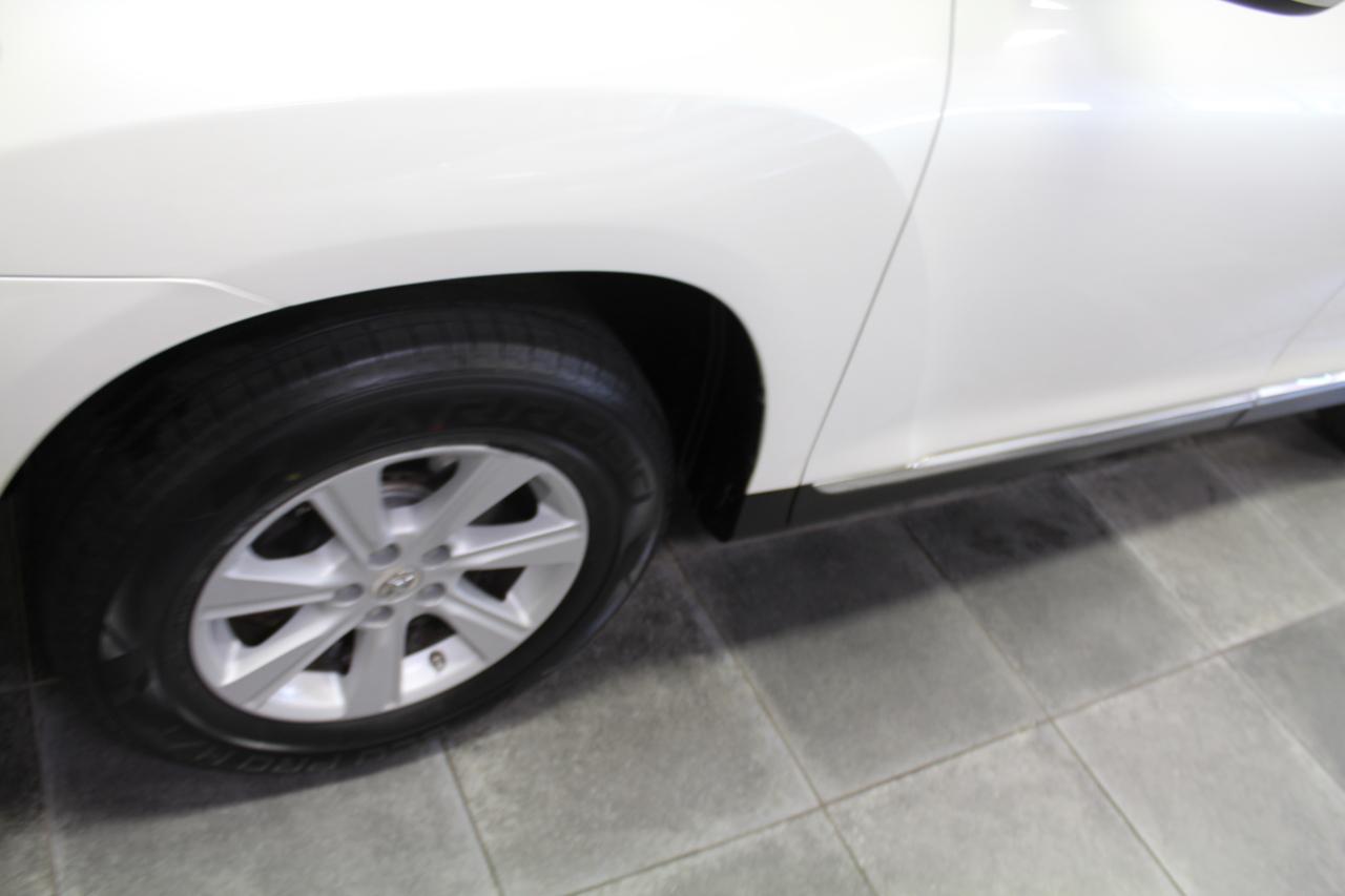 Toyota Highlander 4WD 4dr V6 (Natl) 2012