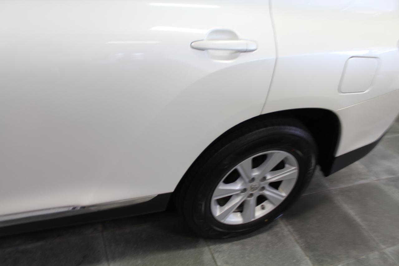 Toyota Highlander 4WD 4dr V6 (Natl) 2012