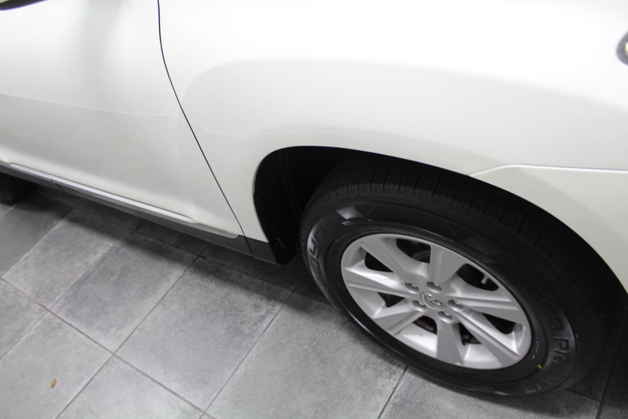 Toyota Highlander 4WD 4dr V6 (Natl) 2012