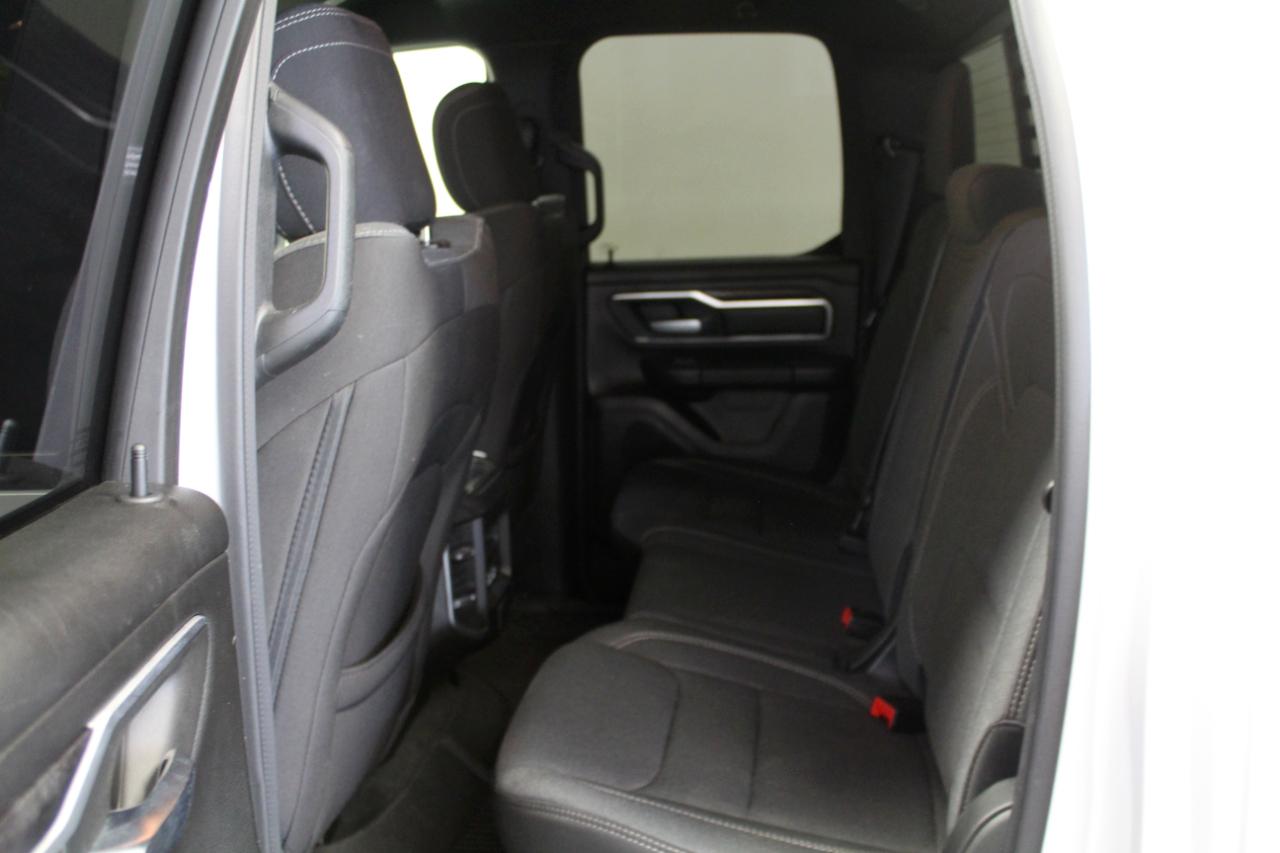 RAM 1500 Big Horn 4x4 Quad Cab 6'4" Box 2023