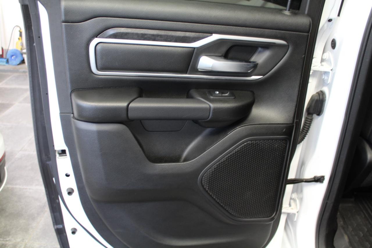 RAM 1500 Big Horn 4x4 Quad Cab 6'4" Box 2023