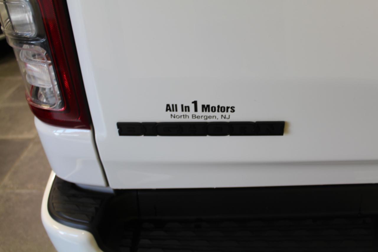 RAM 1500 Big Horn 4x4 Quad Cab 6'4" Box 2023