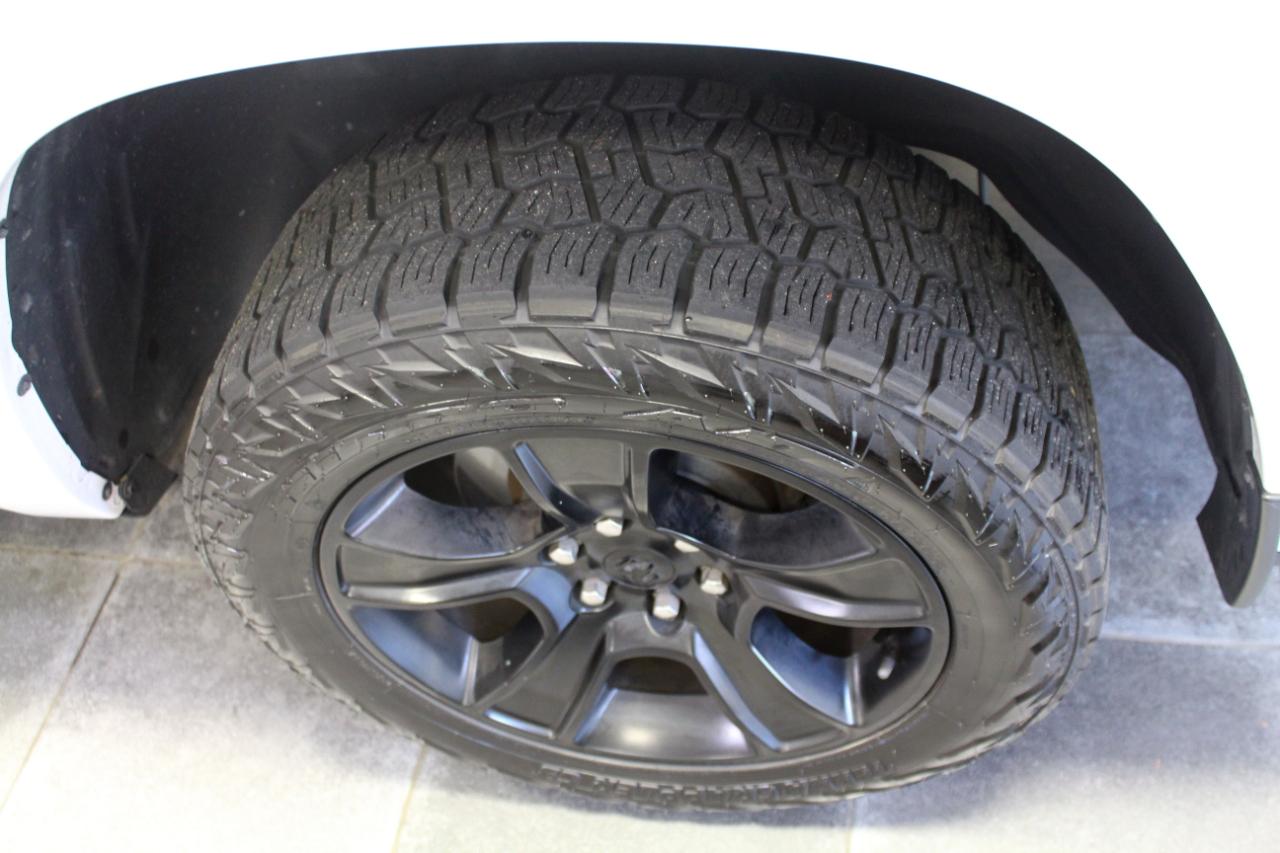 RAM 1500 Big Horn 4x4 Quad Cab 6'4" Box 2023