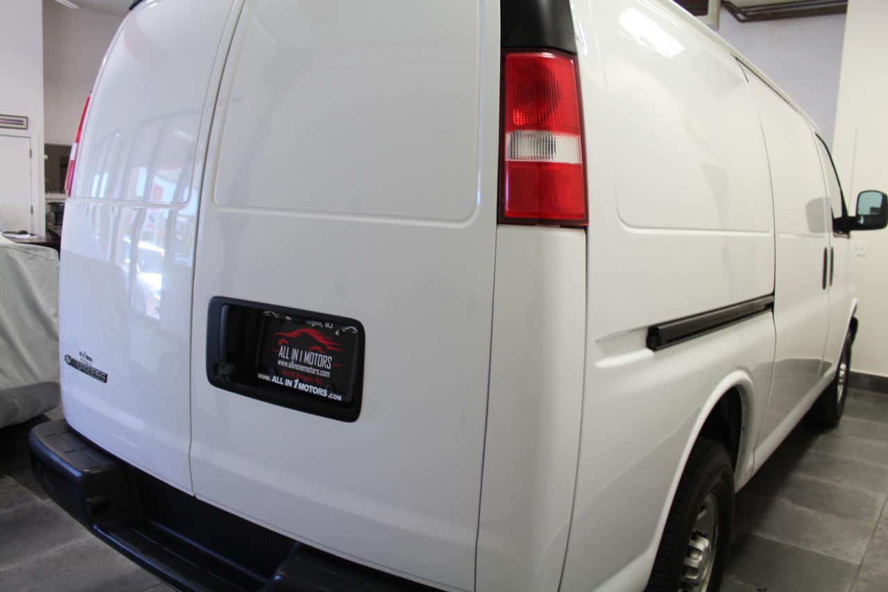 Chevrolet Express Cargo Van RWD 2500 135" 2020