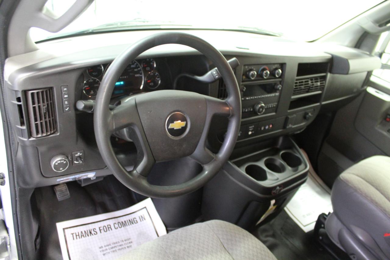 Chevrolet Express Cargo Van RWD 2500 135" 2020