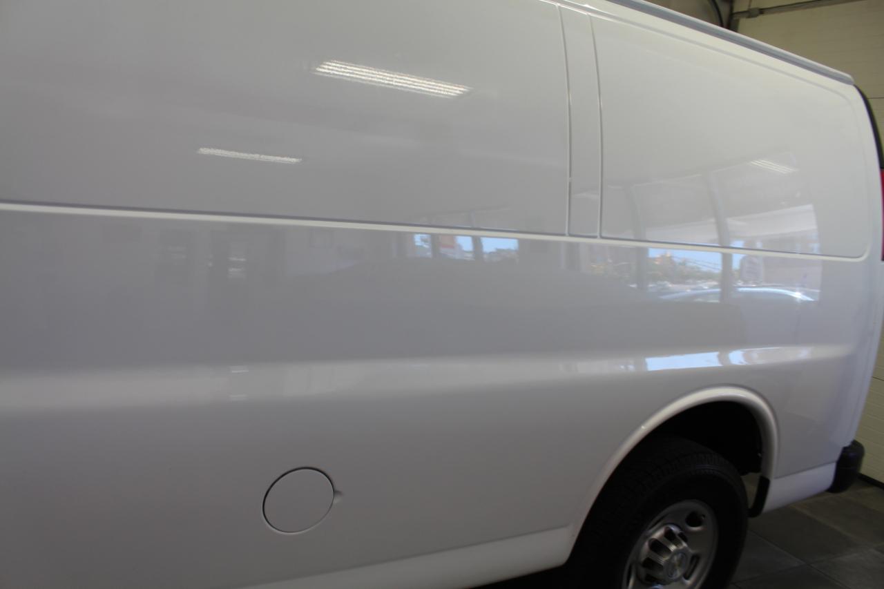 Chevrolet Express Cargo Van RWD 2500 135" 2020