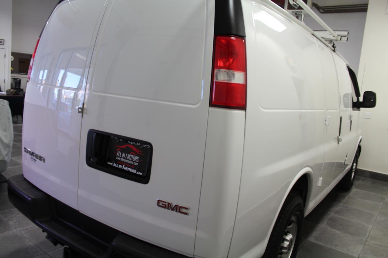 GMC Savana Cargo Van RWD 2500 135" 2021