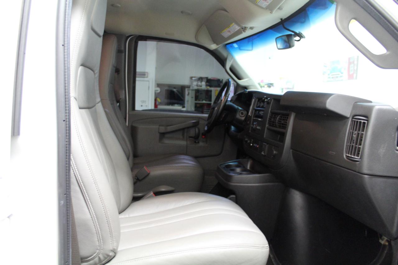 GMC Savana Cargo Van RWD 2500 135" 2021