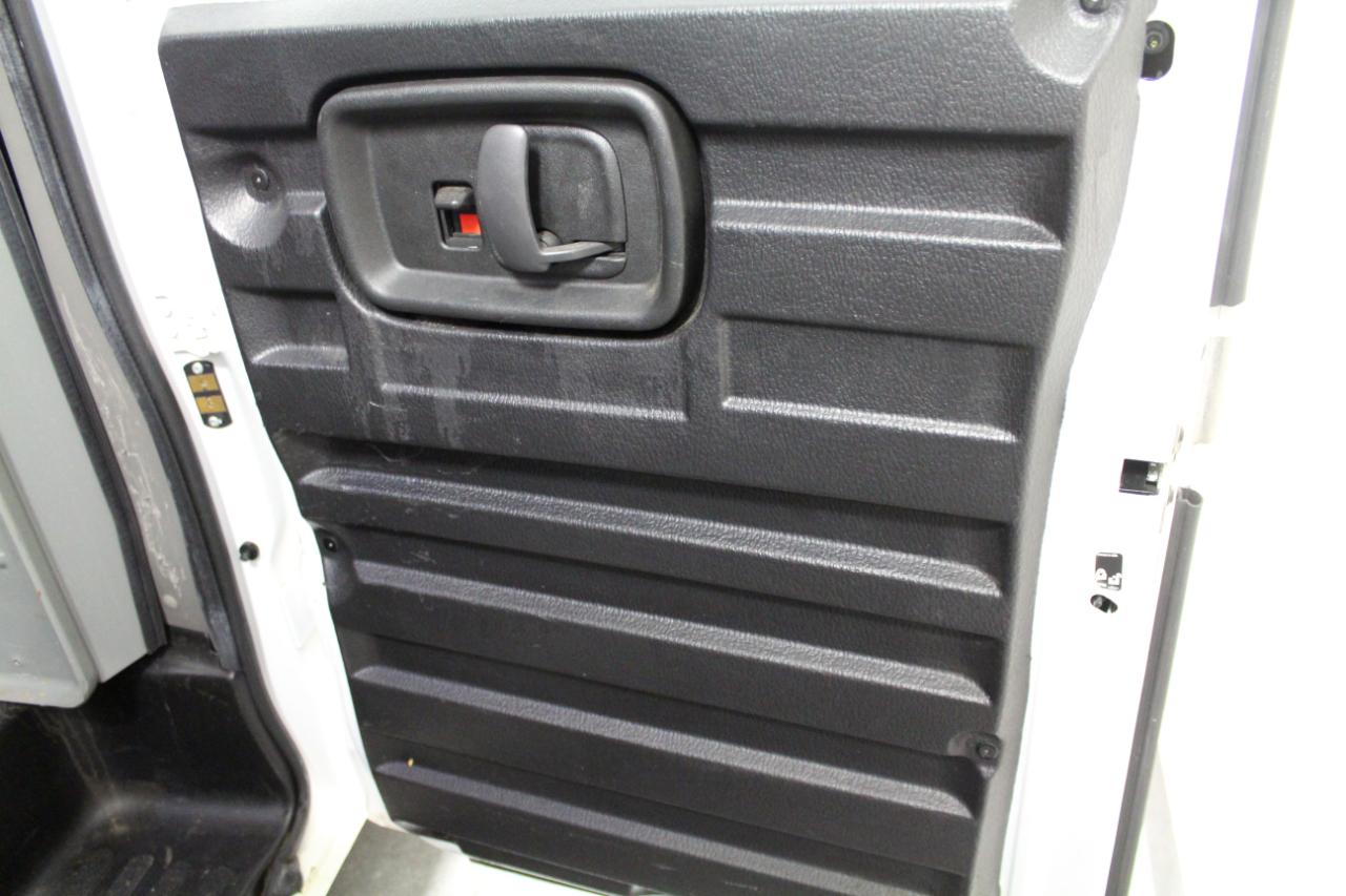 GMC Savana Cargo Van RWD 2500 135" 2021
