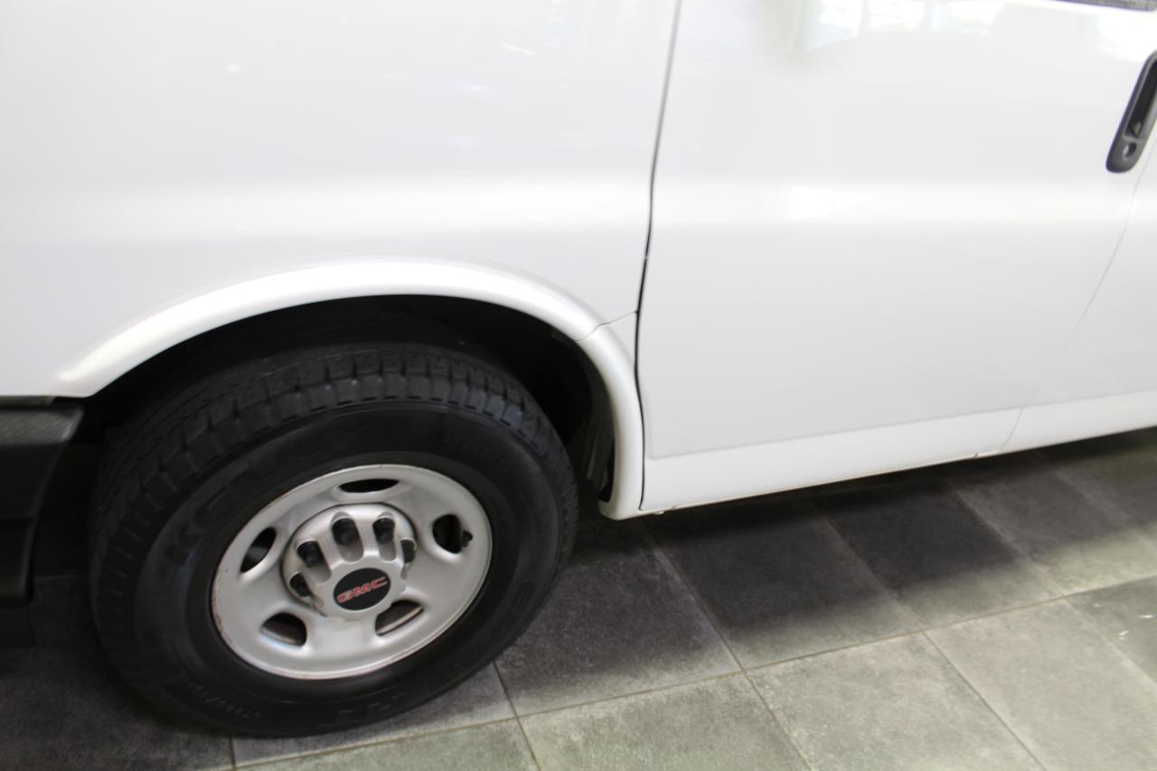 GMC Savana Cargo Van RWD 2500 135" 2021