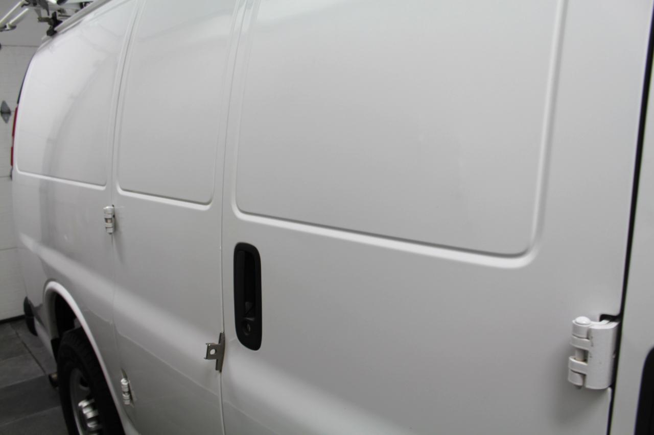 GMC Savana Cargo Van RWD 2500 135" 2021
