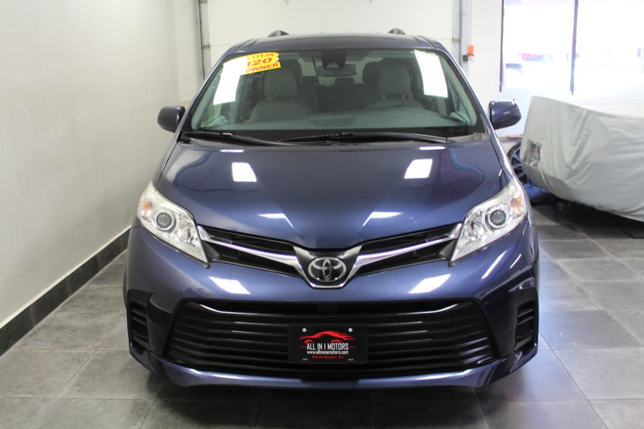 Toyota Sienna LE AWD 7-Passenger (Natl) 2020