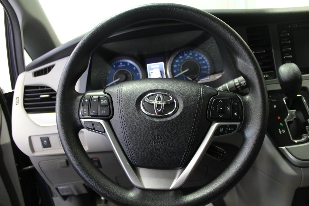 Toyota Sienna LE AWD 7-Passenger (Natl) 2020