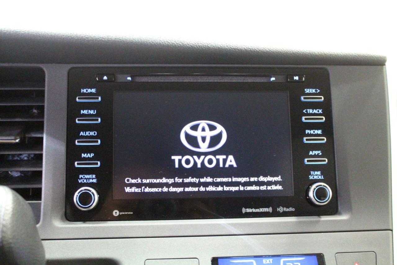 Toyota Sienna LE AWD 7-Passenger (Natl) 2020
