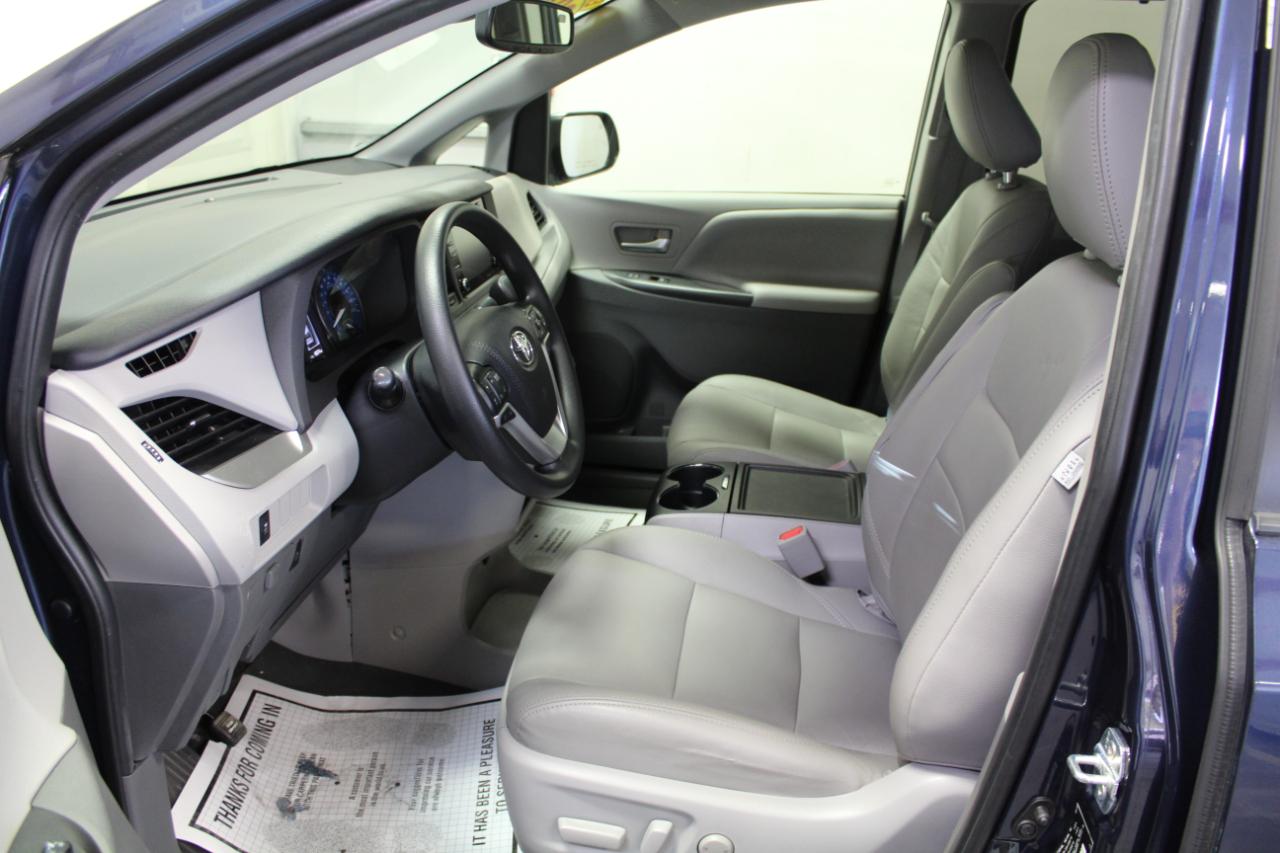 Toyota Sienna LE AWD 7-Passenger (Natl) 2020