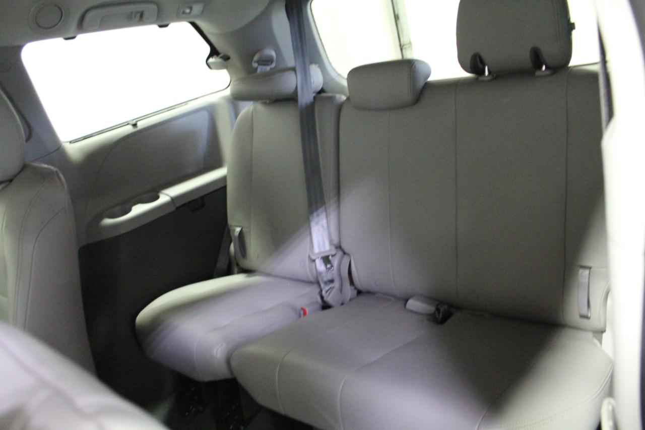 Toyota Sienna LE AWD 7-Passenger (Natl) 2020